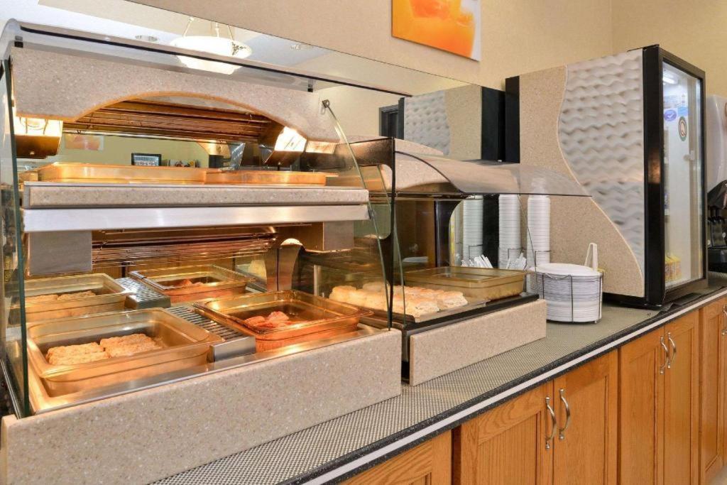 Quality Inn & Suites Jefferson City Dış mekan fotoğraf