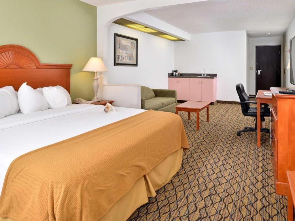 Quality Inn & Suites Jefferson City Dış mekan fotoğraf