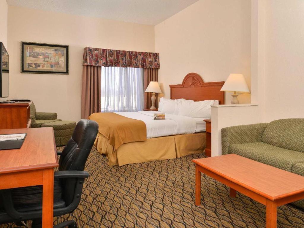 Quality Inn & Suites Jefferson City Dış mekan fotoğraf
