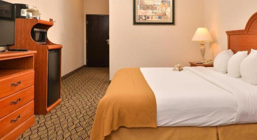Quality Inn & Suites Jefferson City Dış mekan fotoğraf