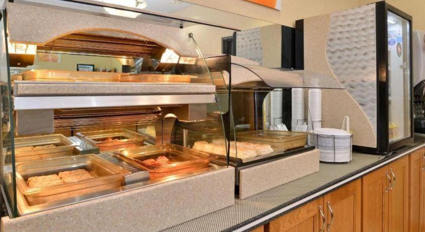 Quality Inn & Suites Jefferson City Dış mekan fotoğraf