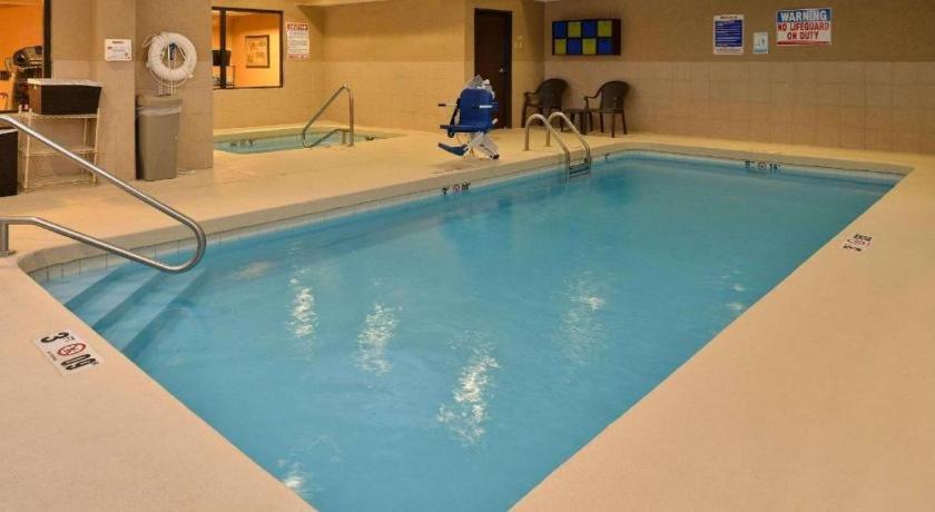 Quality Inn & Suites Jefferson City Dış mekan fotoğraf