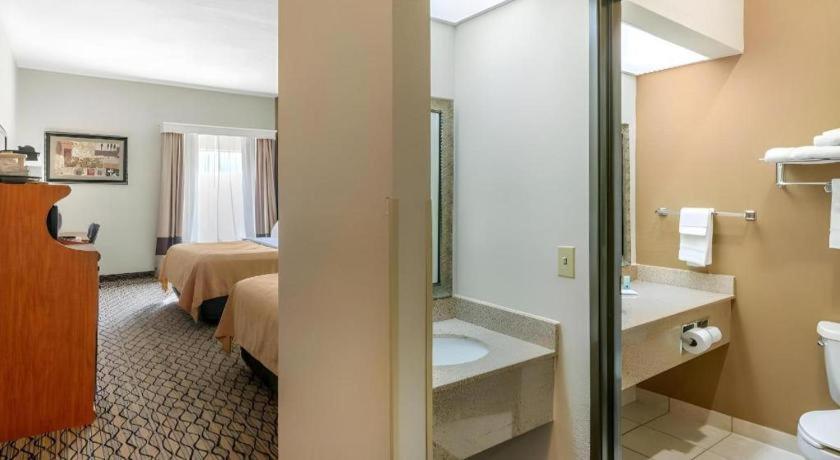 Quality Inn & Suites Jefferson City Dış mekan fotoğraf