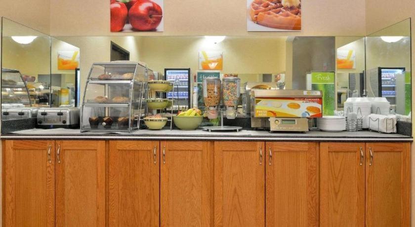 Quality Inn & Suites Jefferson City Dış mekan fotoğraf